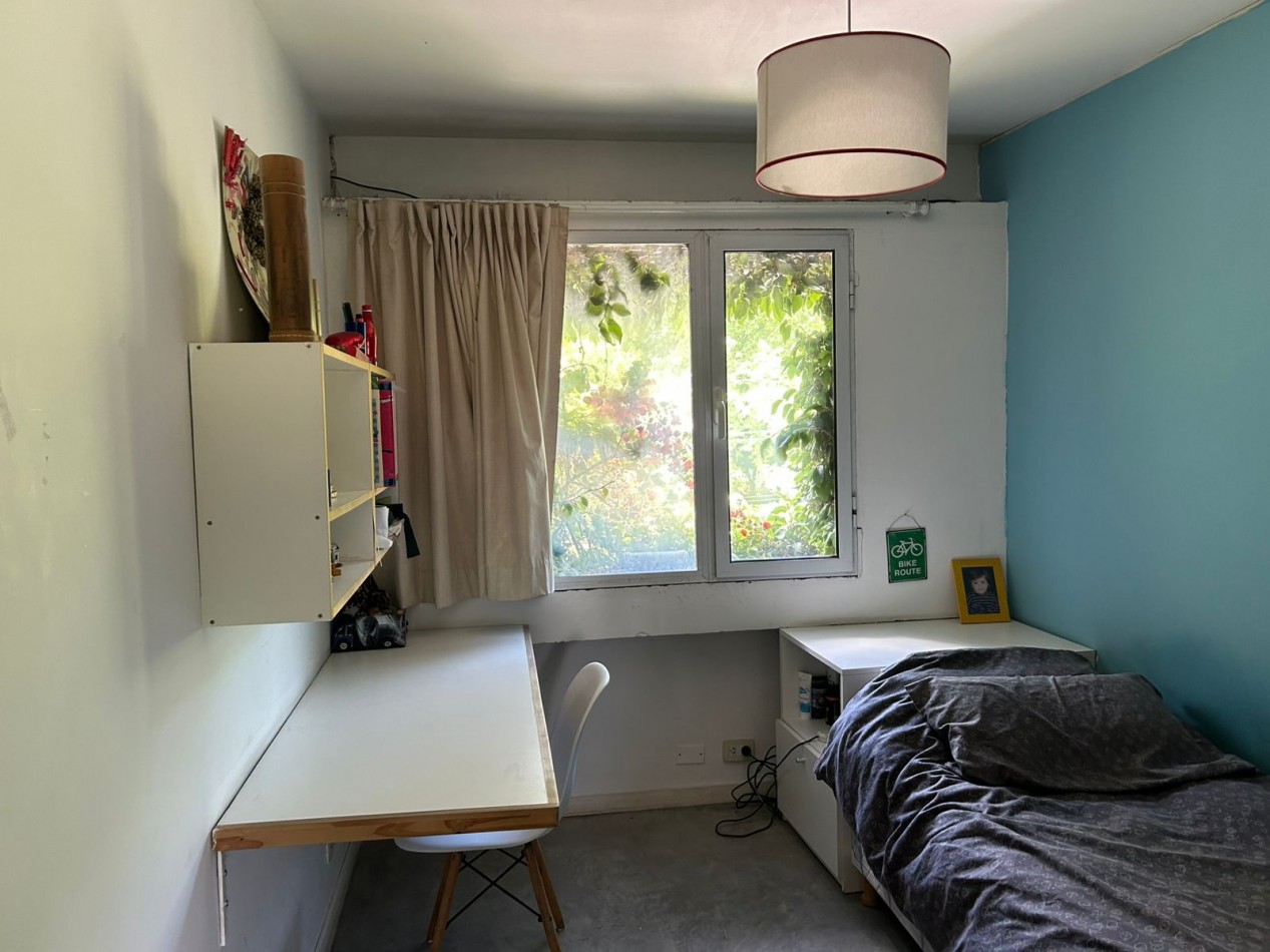 CASA EN PH 4 AMBIENTES CON ESCRITORIO, QUINCHO Y PARQUE. APTO CREDITO