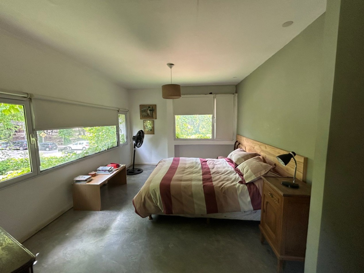 CASA EN PH 4 AMBIENTES CON ESCRITORIO, QUINCHO Y PARQUE. APTO CREDITO