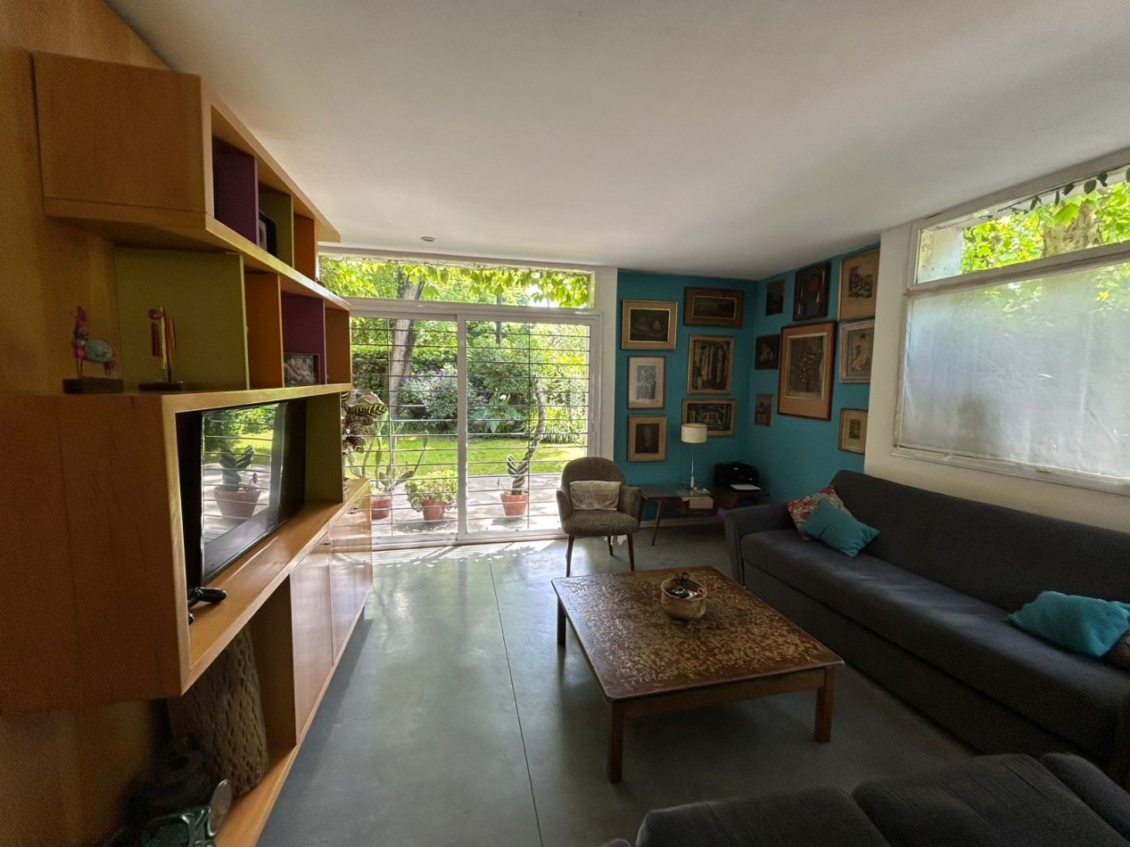 CASA EN PH 4 AMBIENTES CON ESCRITORIO, QUINCHO Y PARQUE. APTO CREDITO