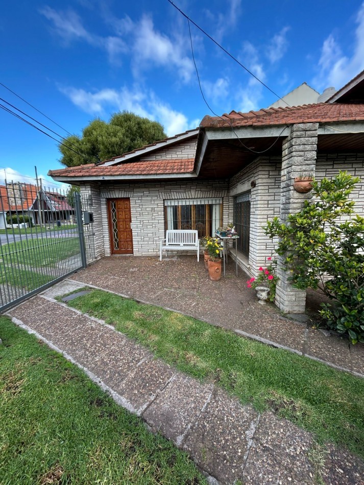 DOS CASAS EN BLOCK BARRIO CONSTITUCION. APTA CREDITO