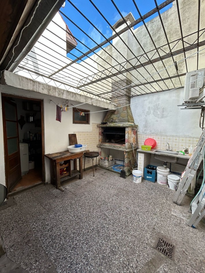 DOS CASAS EN BLOCK BARRIO CONSTITUCION. APTA CREDITO