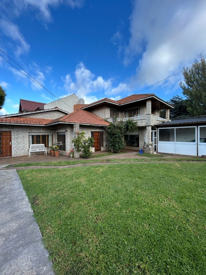 DOS CASAS EN BLOCK BARRIO CONSTITUCION. APTA CREDITO