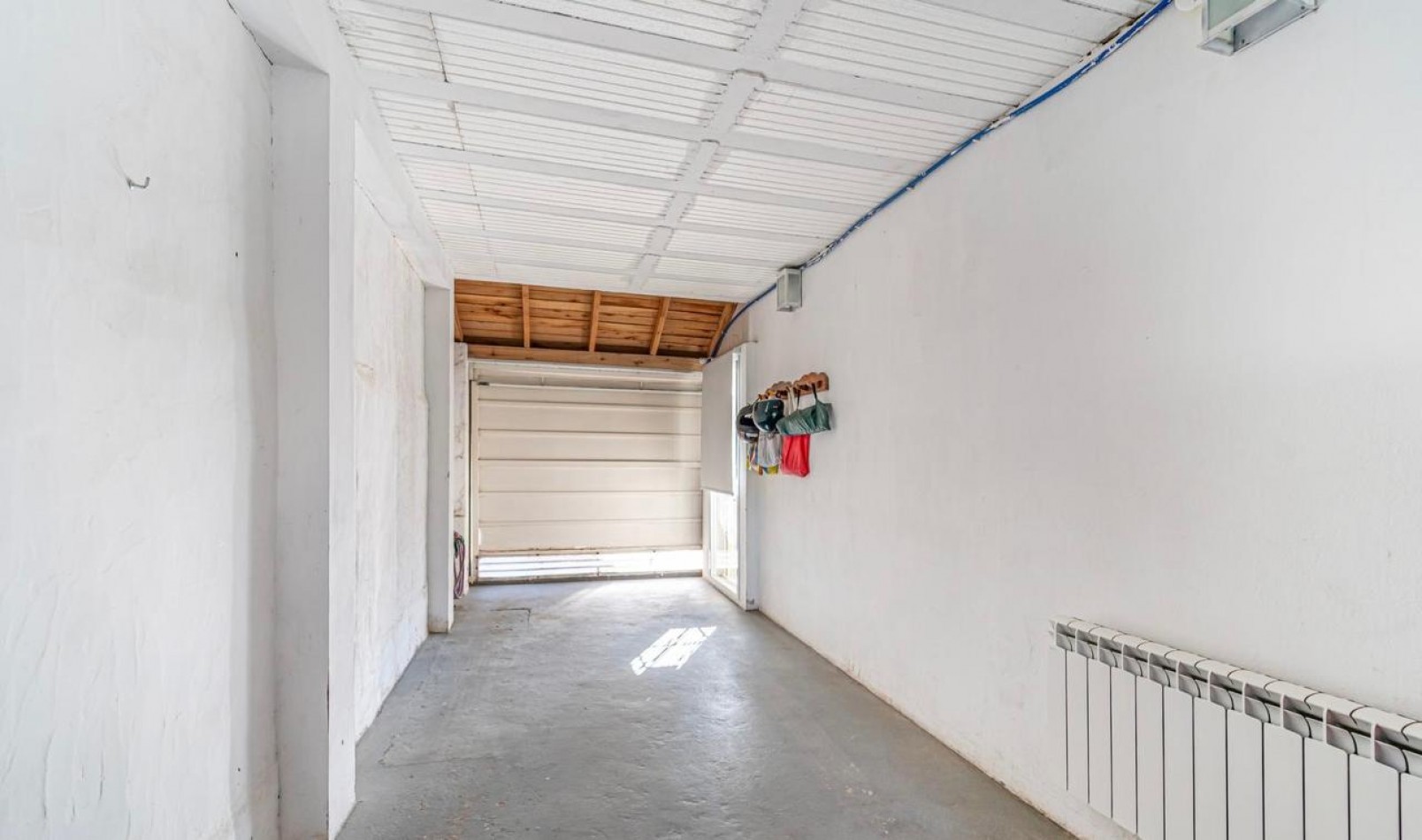 CASA 3 AMBIENTES TOTALMENTE RECICLADA. BARRIO 9 DE JULIO