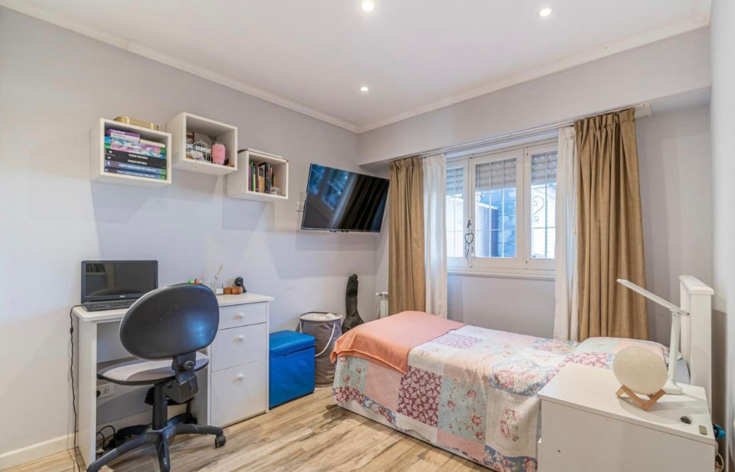 CASA 3 AMBIENTES TOTALMENTE RECICLADA. BARRIO 9 DE JULIO