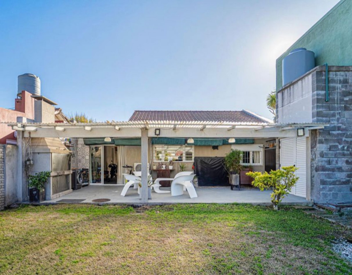 CASA 3 AMBIENTES TOTALMENTE RECICLADA. BARRIO 9 DE JULIO