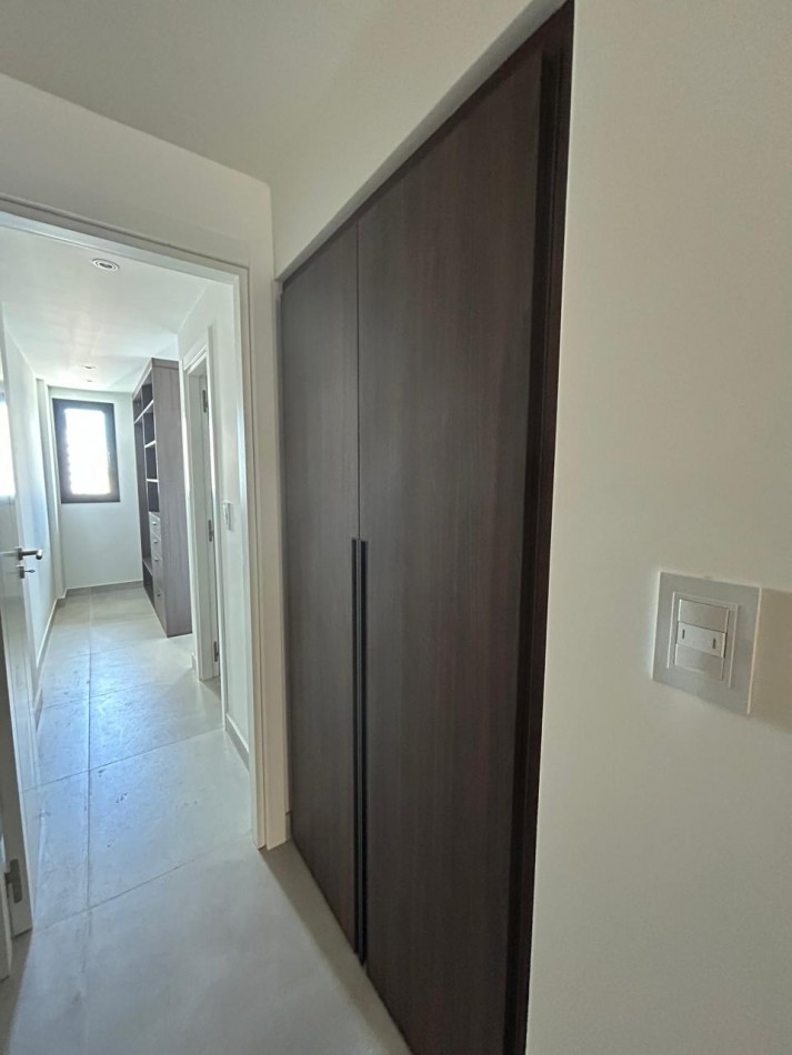 DEPARTAMENTO SEMIPISO A ESTRENAR 2 AMBIENTES CON COCHERA Y BAULERA. 