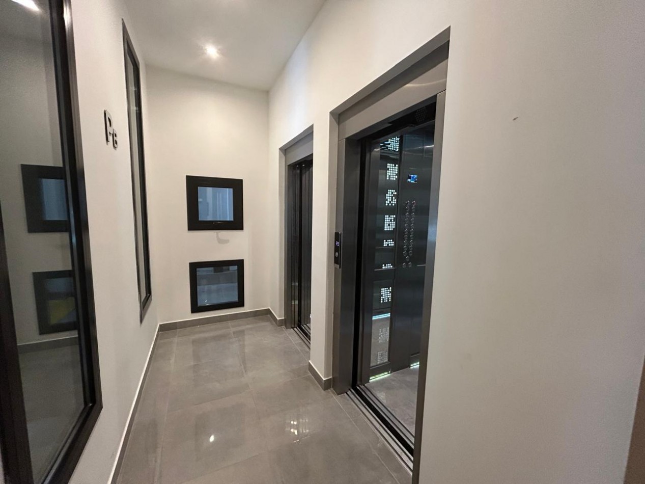 DEPARTAMENTO SEMIPISO A ESTRENAR 2 AMBIENTES CON COCHERA Y BAULERA. 