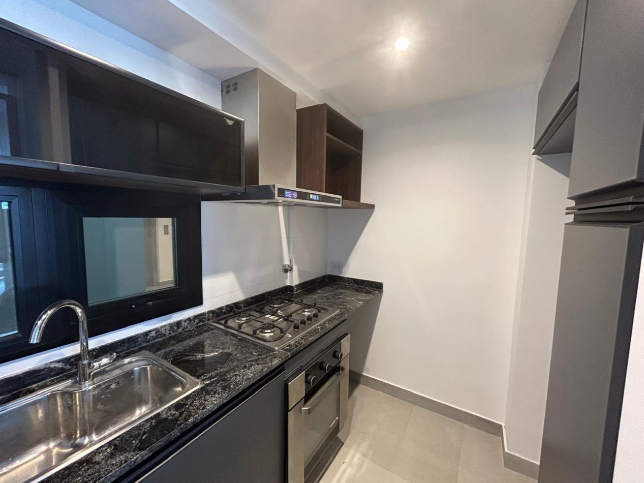 DEPARTAMENTO SEMIPISO A ESTRENAR 2 AMBIENTES CON COCHERA Y BAULERA. 