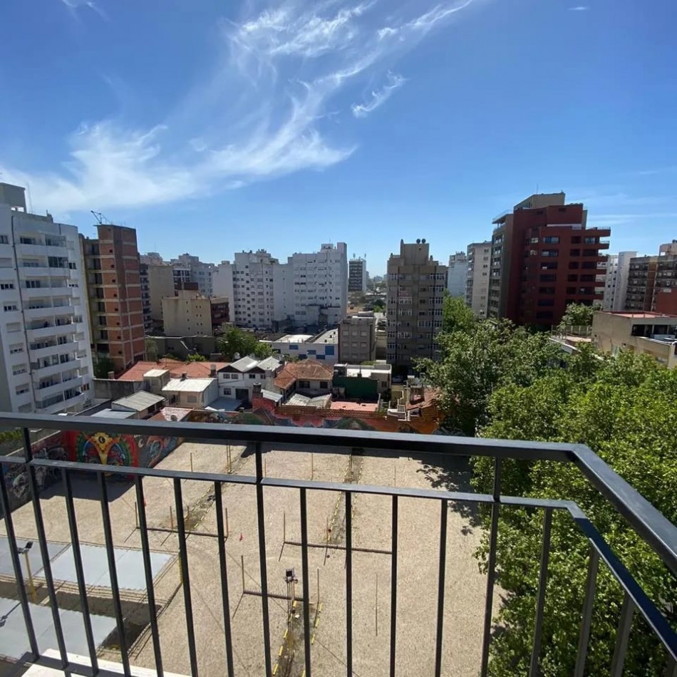 SEMIPISO DE 3 AMBIENTES A ESTRENAR CON COCHERA CUBIERTA Y TERRAZA PRIVADA EN LA PERLA