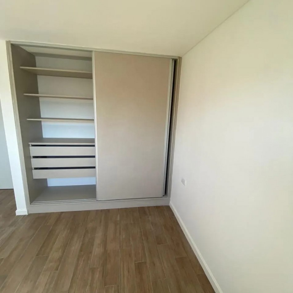 SEMIPISO DE 3 AMBIENTES A ESTRENAR CON COCHERA CUBIERTA Y TERRAZA PRIVADA EN LA PERLA