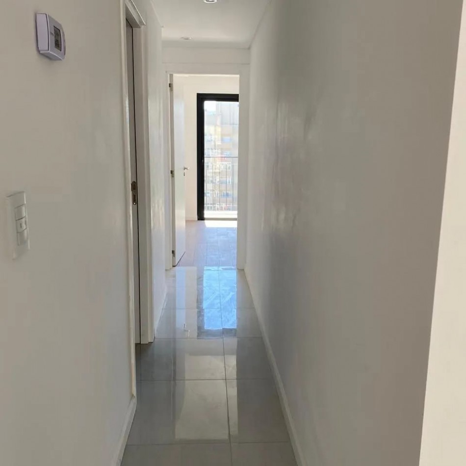 SEMIPISO DE 3 AMBIENTES A ESTRENAR CON COCHERA CUBIERTA Y TERRAZA PRIVADA EN LA PERLA