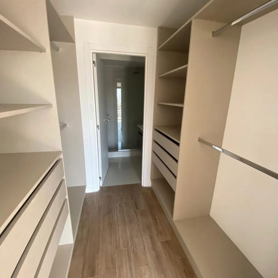 SEMIPISO DE 3 AMBIENTES A ESTRENAR CON COCHERA CUBIERTA Y TERRAZA PRIVADA EN LA PERLA