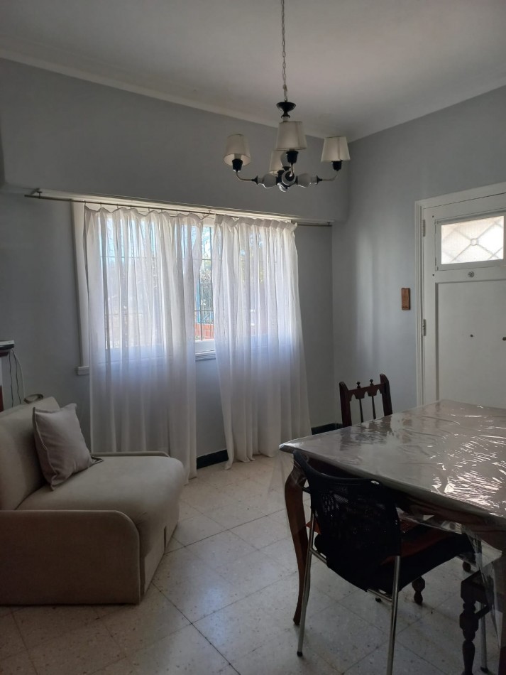 CASA DE 3 AMBIENTES RECICLADO MAS DEPARTAMENTO DE 2 DE AMBIENTES A TERMINAR.