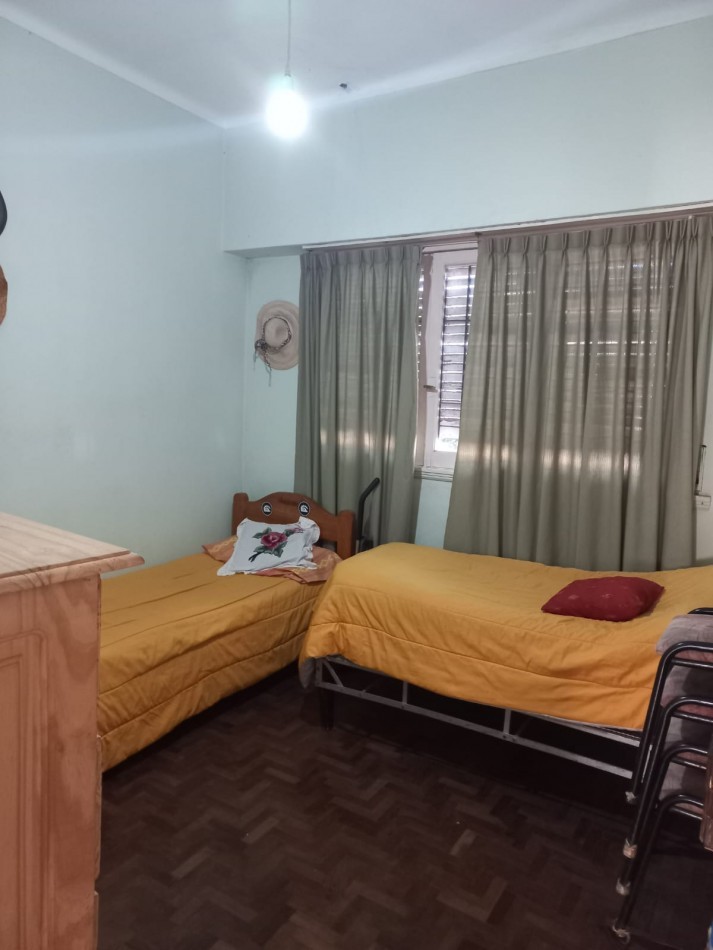 CASA DE 3 AMBIENTES RECICLADO MAS DEPARTAMENTO DE 2 DE AMBIENTES A TERMINAR.