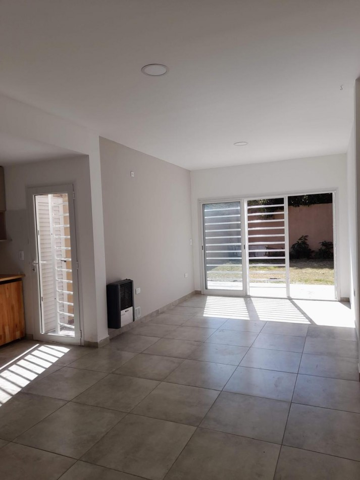 DUPLEX 3 AMBIENTES MAS PLAYROOM APTO CREDITO.