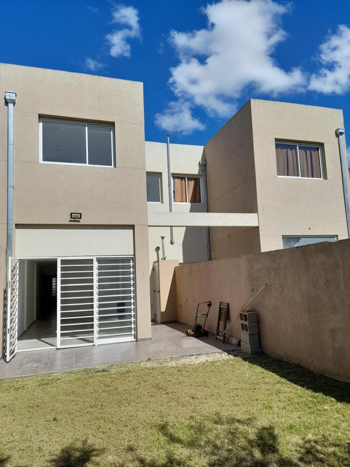 DUPLEX 3 AMBIENTES MAS PLAYROOM APTO CREDITO.