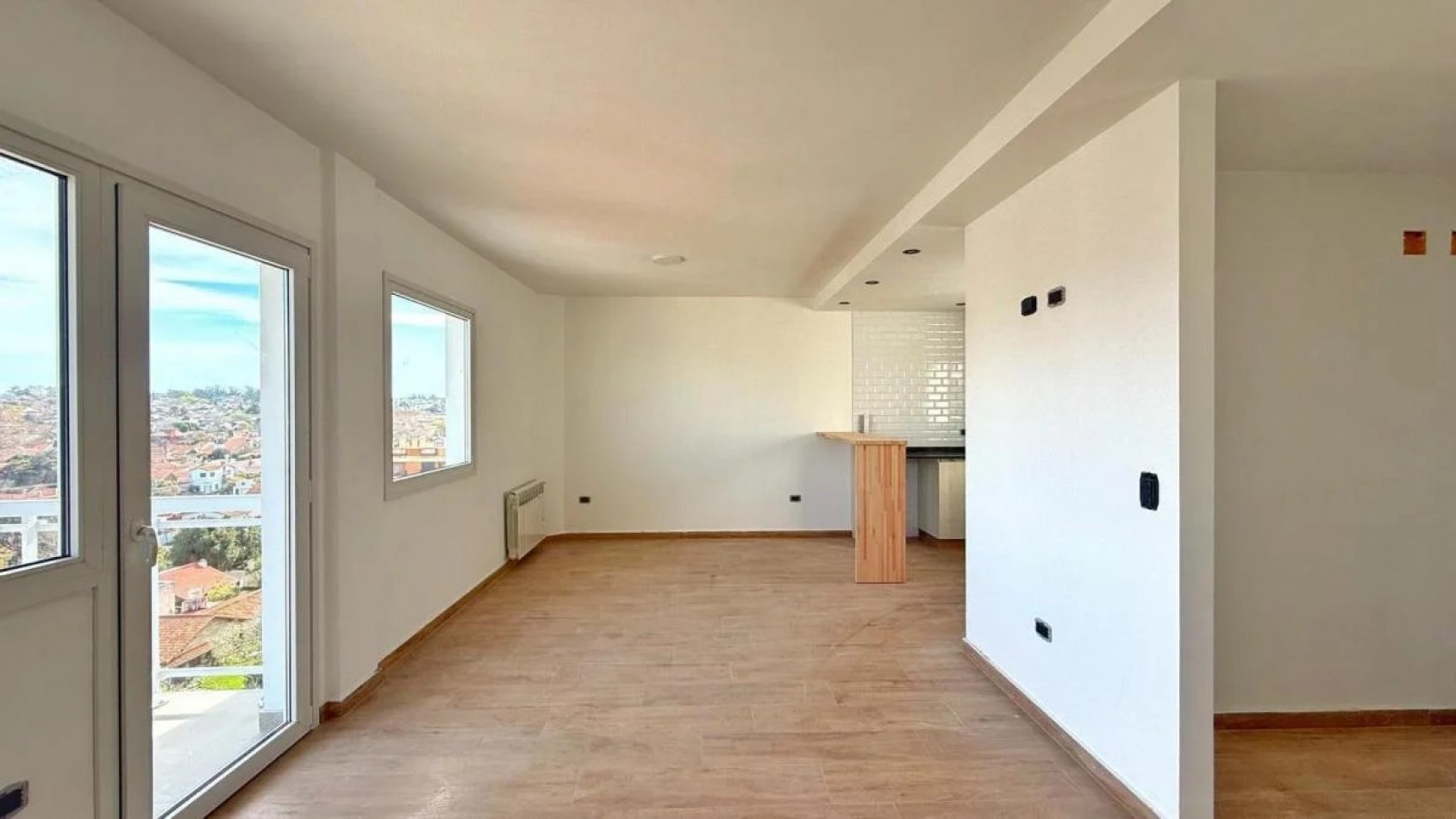 DEPARTAMENTOS 2 Y 3 AMBIENTES A ESTRENAR CON COCHERA .PUNTA MOGOTES 