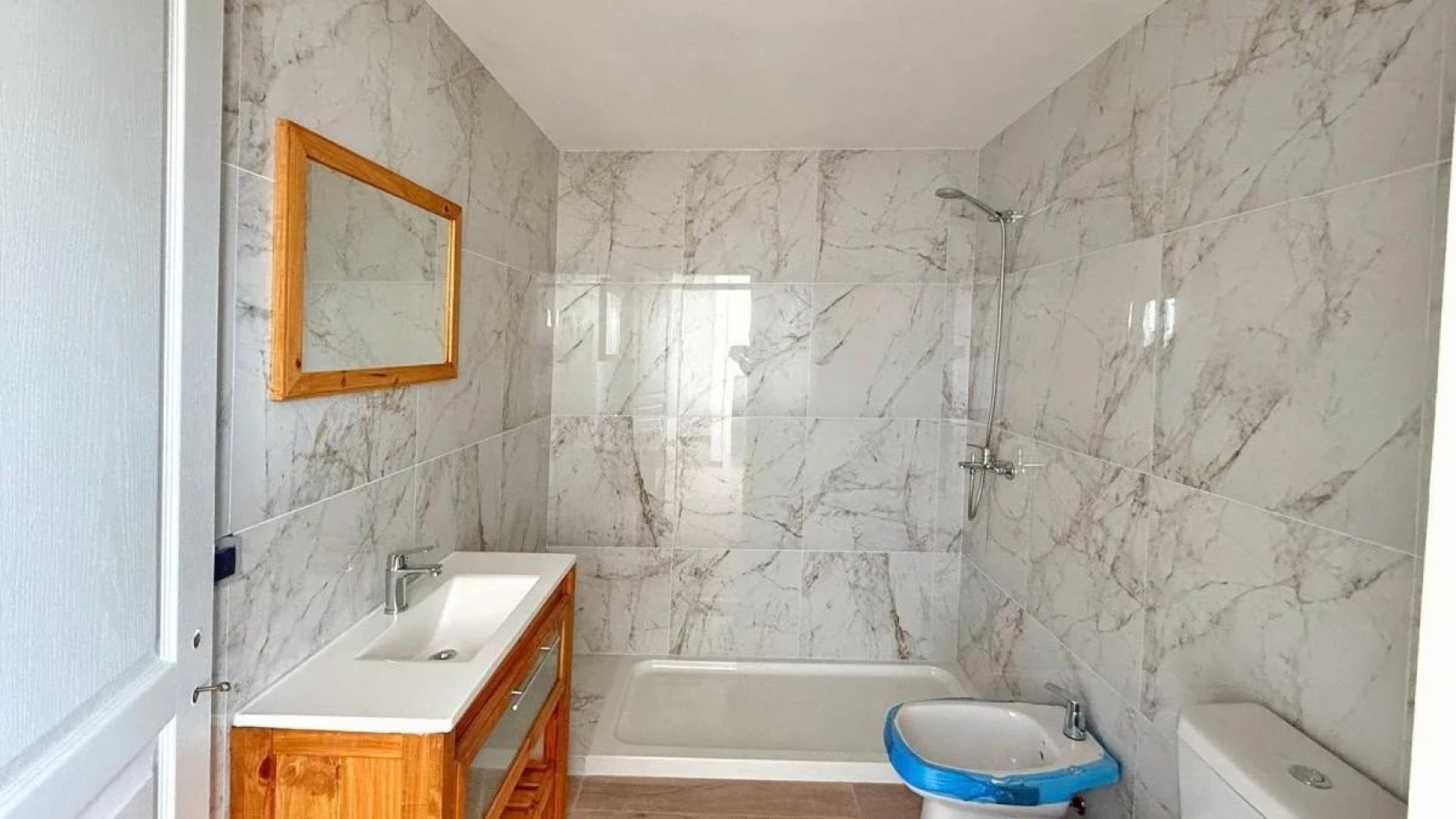 DEPARTAMENTOS 2 Y 3 AMBIENTES A ESTRENAR CON COCHERA .PUNTA MOGOTES 