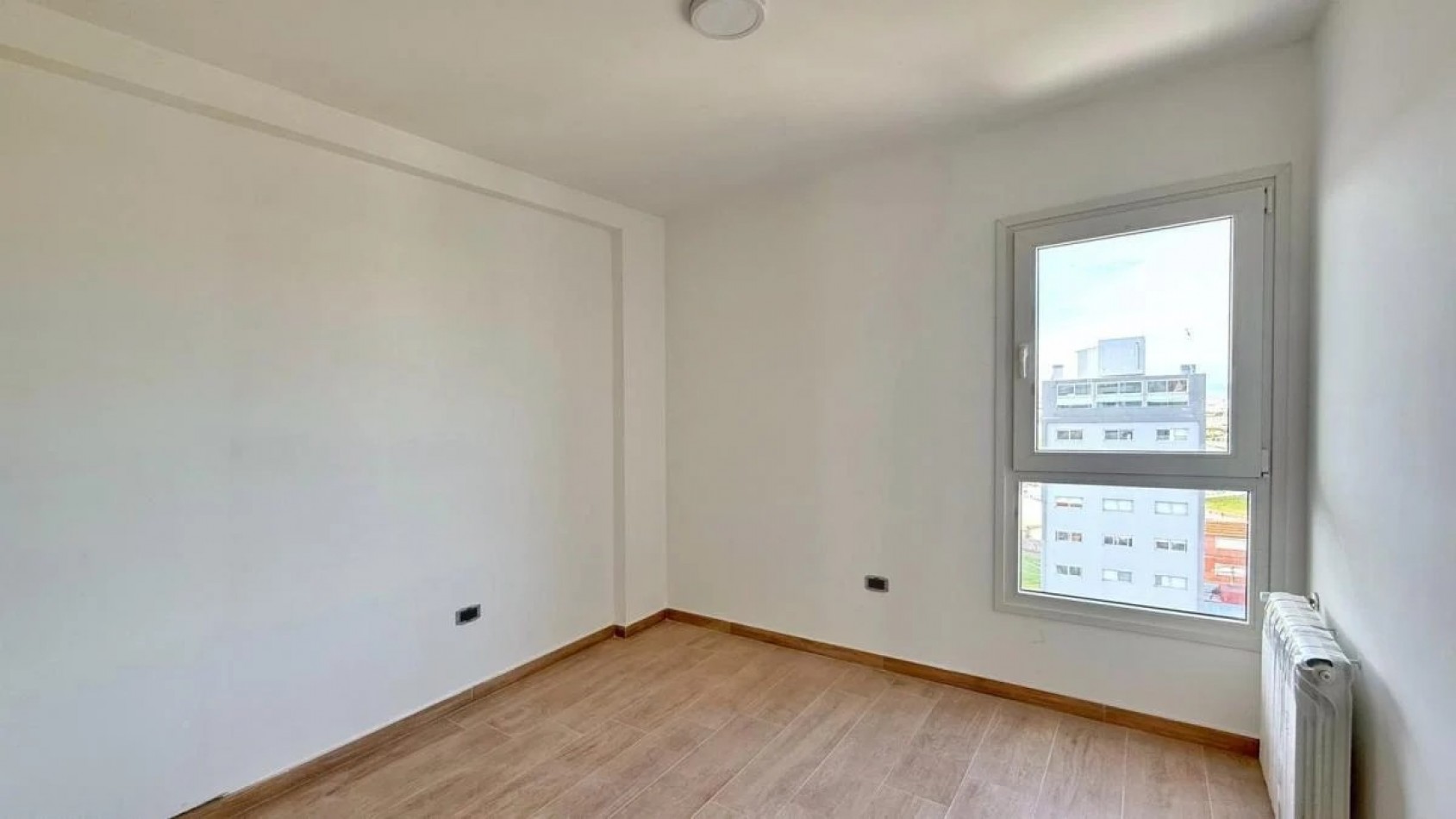 DEPARTAMENTOS 2 Y 3 AMBIENTES A ESTRENAR CON COCHERA .PUNTA MOGOTES 