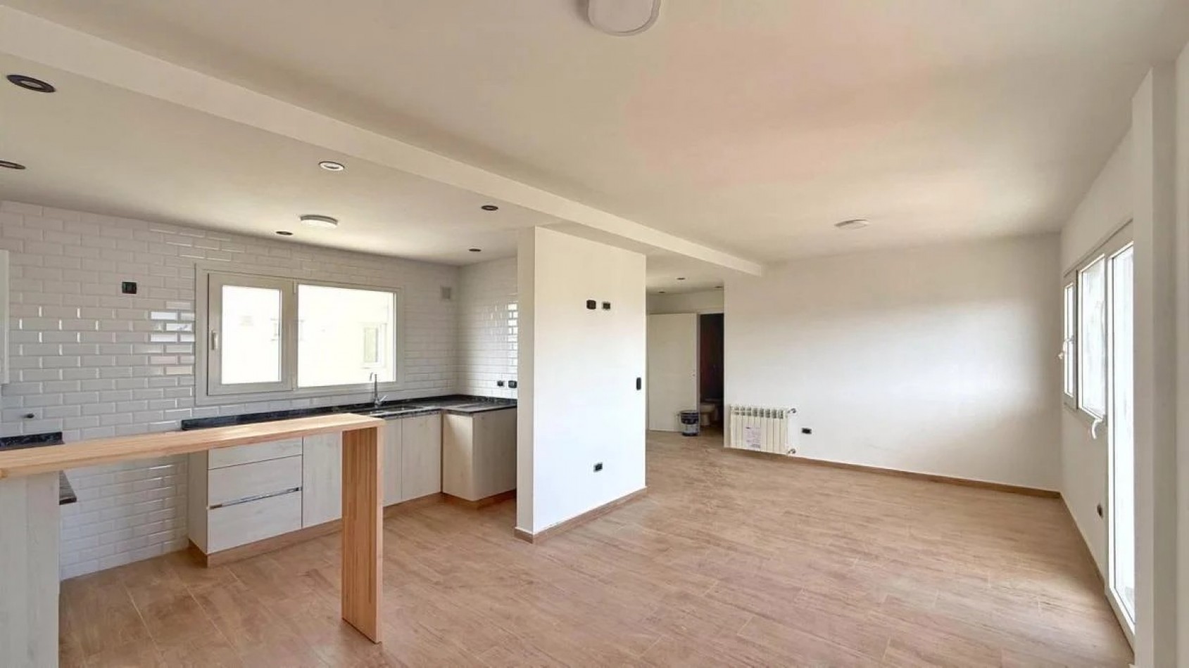 DEPARTAMENTOS 2 Y 3 AMBIENTES A ESTRENAR CON COCHERA .PUNTA MOGOTES 