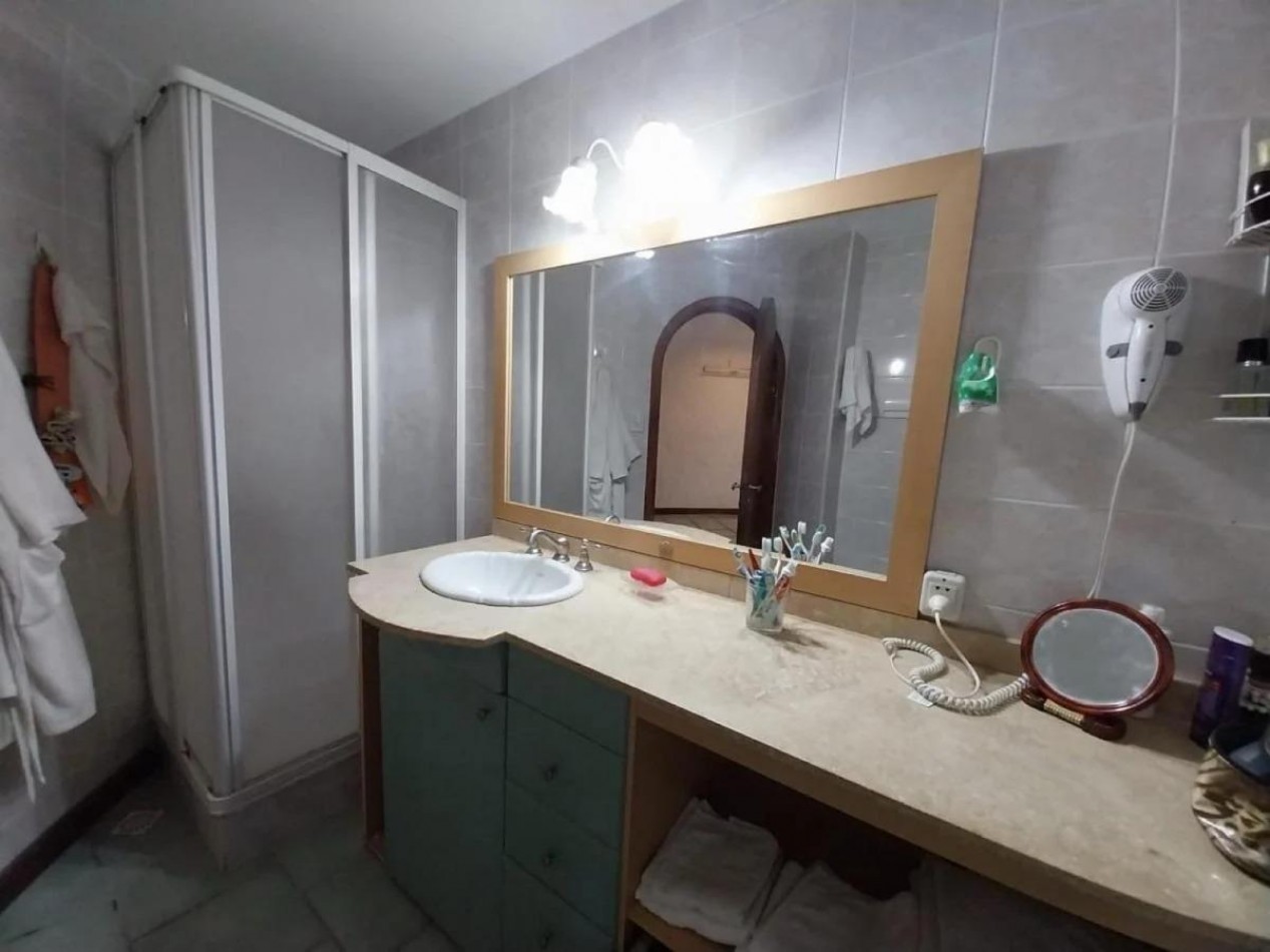 CASA 4 AMBIENTES CON  PILETA CLIMATIZADA.LOS PINARES