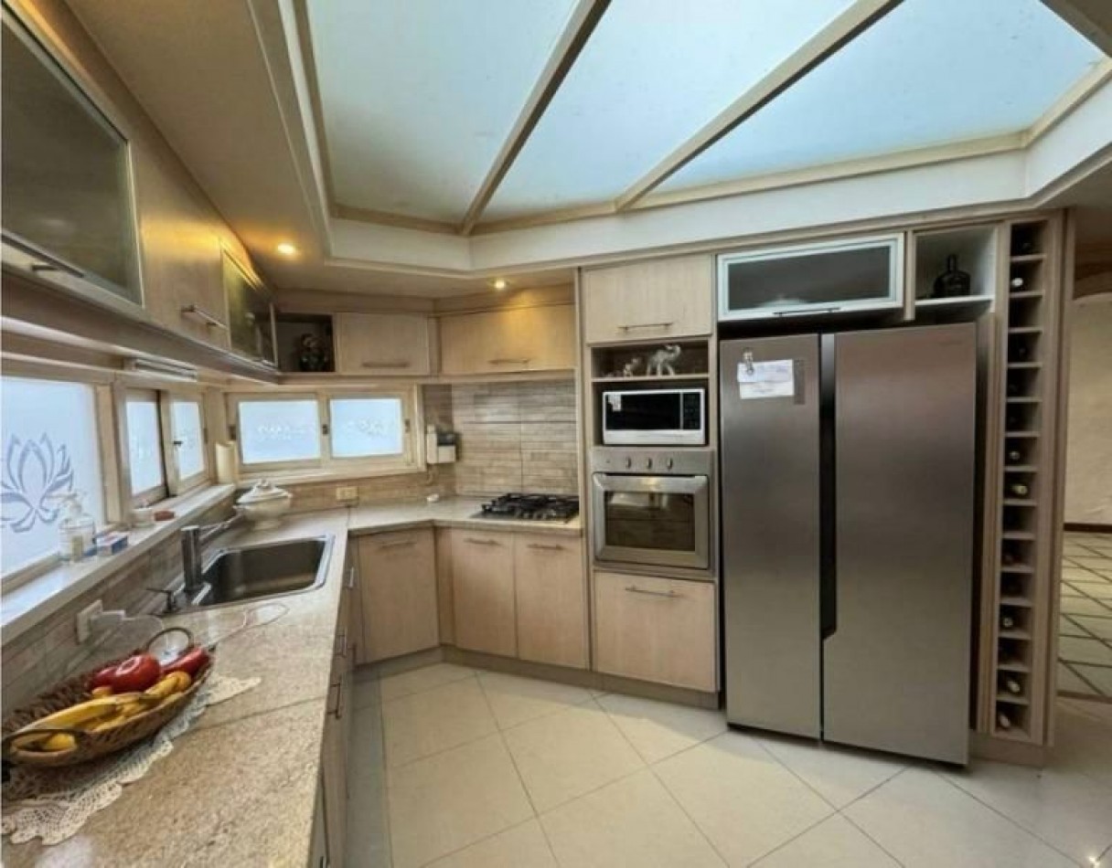 CASA 4 AMBIENTES CON  PILETA CLIMATIZADA.LOS PINARES