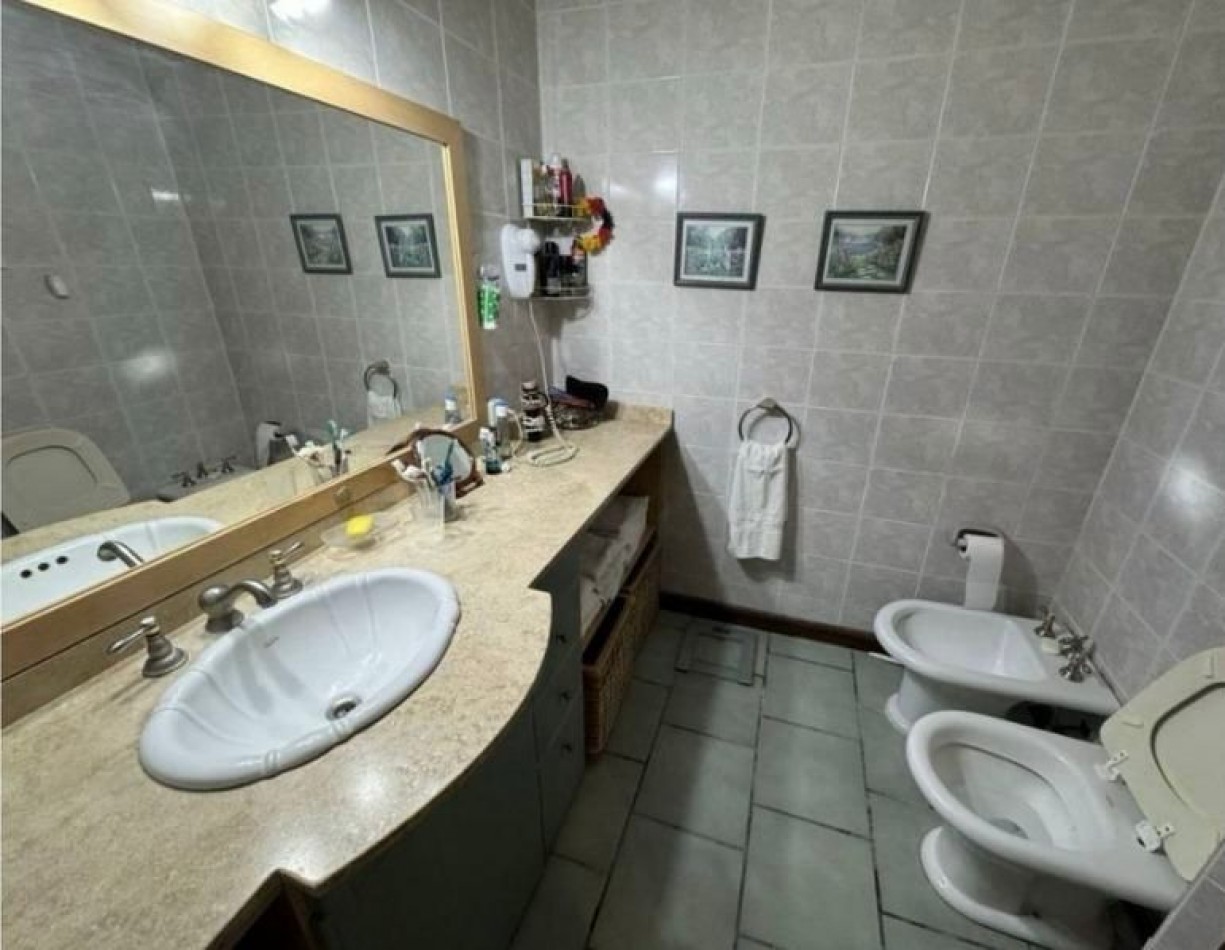 CASA 4 AMBIENTES CON  PILETA CLIMATIZADA.LOS PINARES