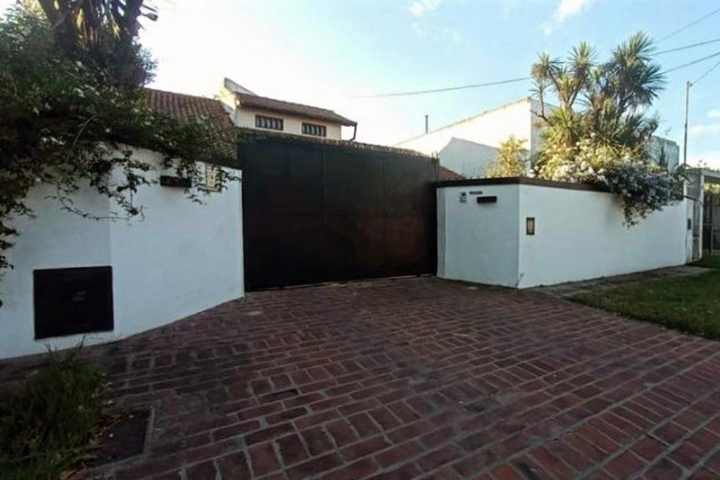 CASA 4 AMBIENTES CON  PILETA CLIMATIZADA.LOS PINARES