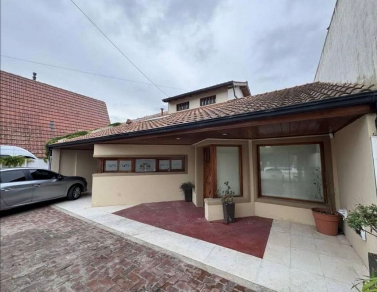 CASA 4 AMBIENTES CON  PILETA CLIMATIZADA.LOS PINARES