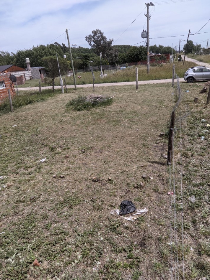 LOTE EN VENTA .BARRIO FELIX U CAMET