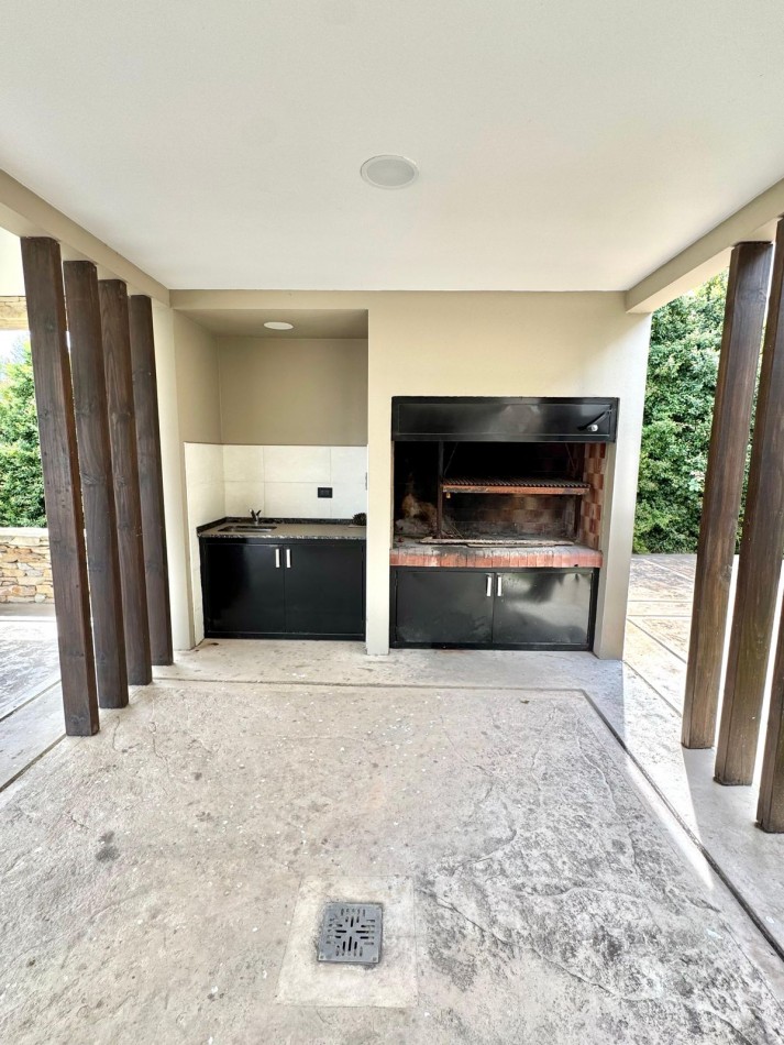 CASA DE 4 AMBIENTES EN LOS SAUCES. RUMENCO