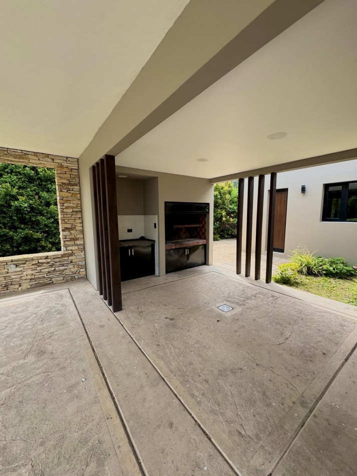 CASA DE 4 AMBIENTES EN LOS SAUCES. RUMENCO