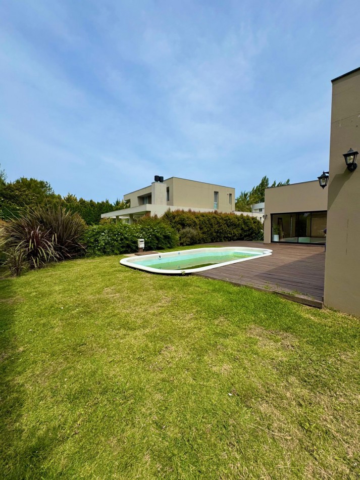 CASA DE 4 AMBIENTES EN LOS SAUCES. RUMENCO