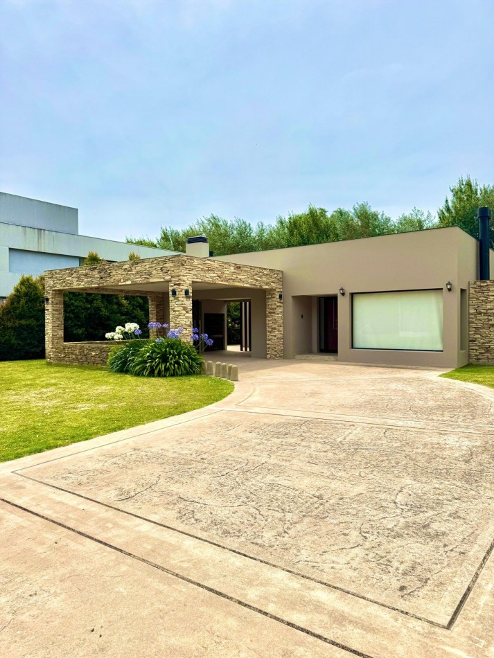 CASA DE 4 AMBIENTES EN LOS SAUCES. RUMENCO