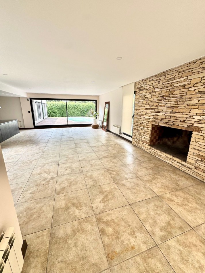 CASA DE 4 AMBIENTES EN LOS SAUCES. RUMENCO