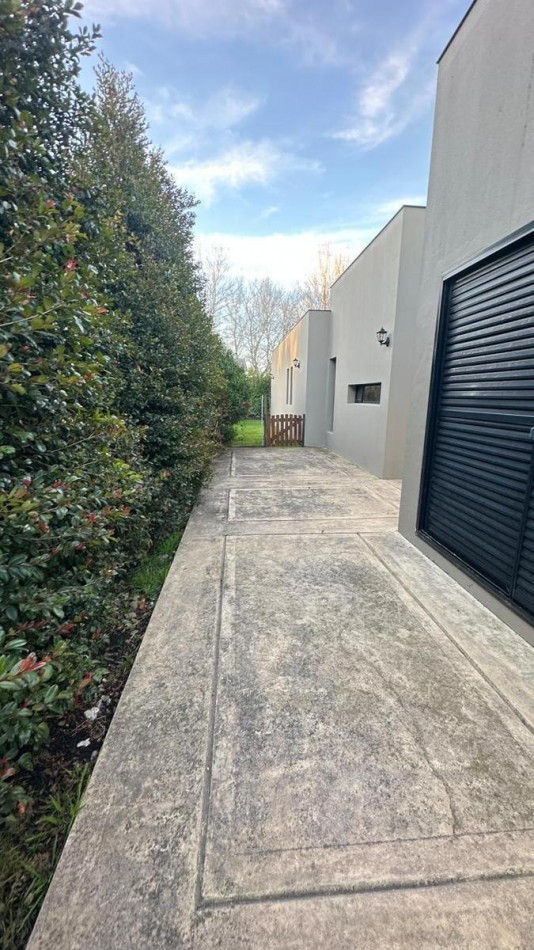 CASA DE 4 AMBIENTES EN LOS SAUCES. RUMENCO