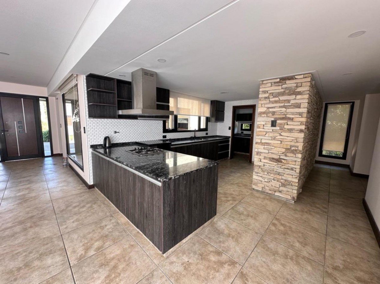 CASA DE 4 AMBIENTES EN LOS SAUCES. RUMENCO