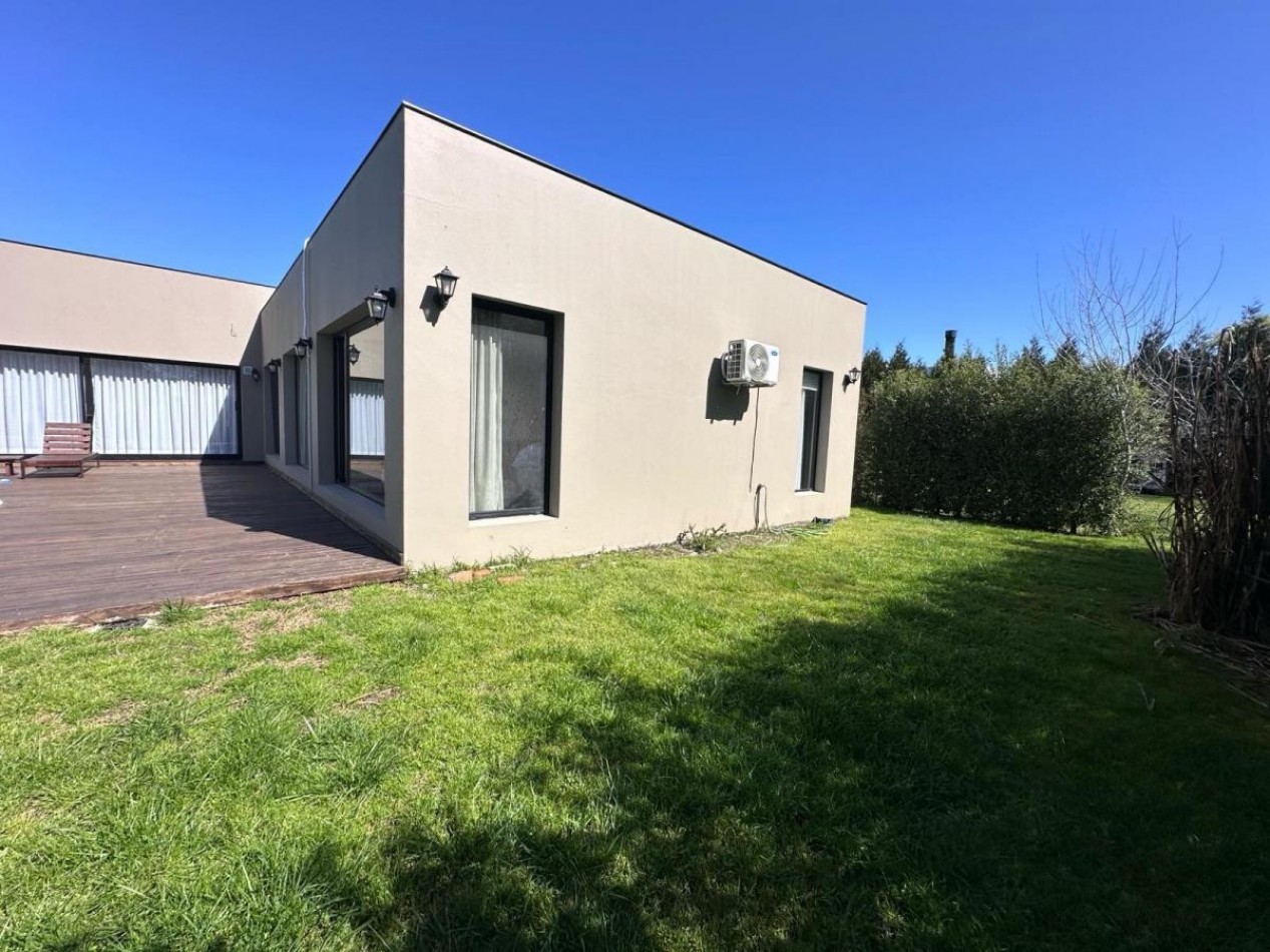 CASA DE 4 AMBIENTES EN LOS SAUCES. RUMENCO