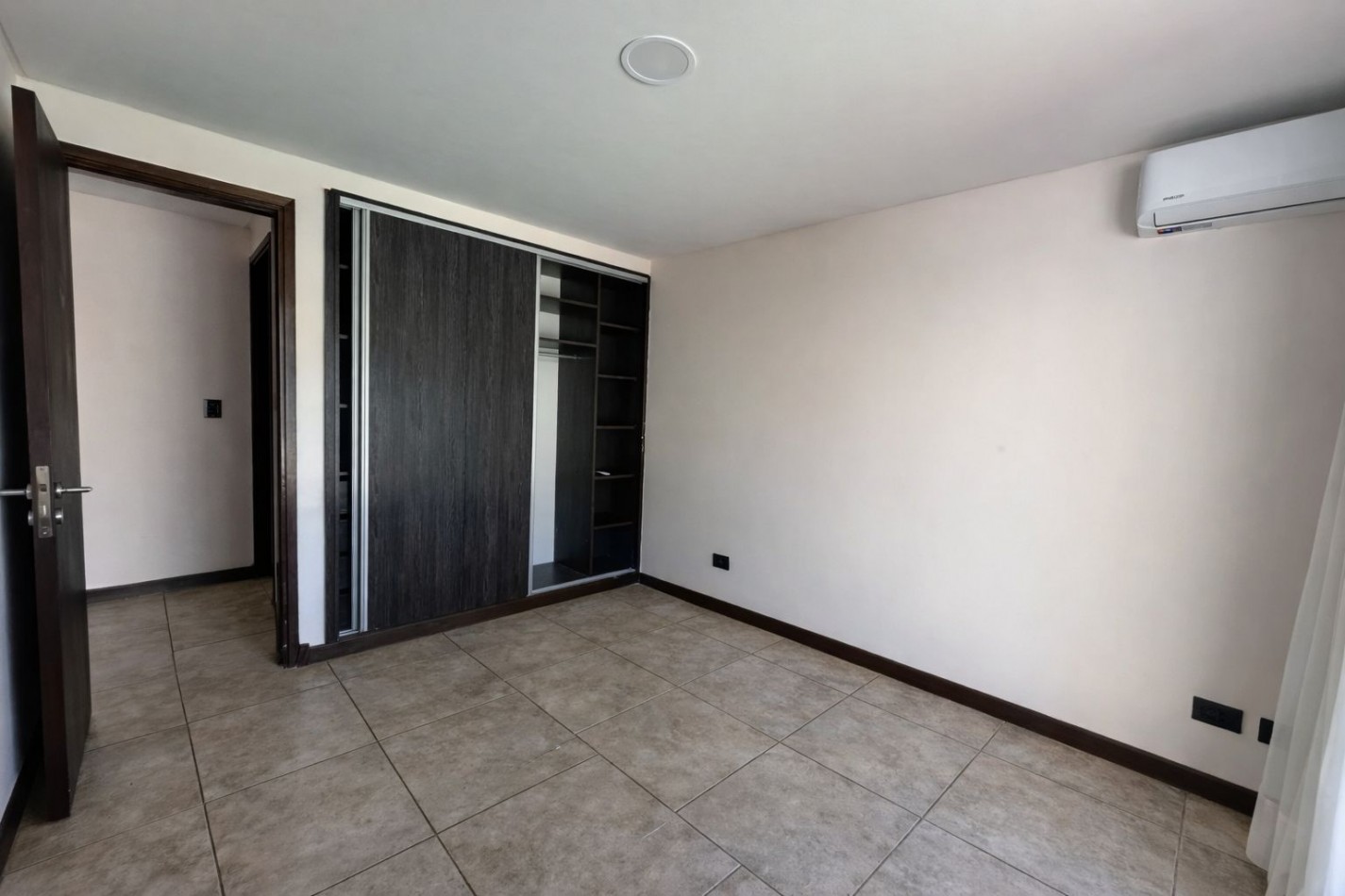 CASA DE 4 AMBIENTES EN LOS SAUCES. RUMENCO