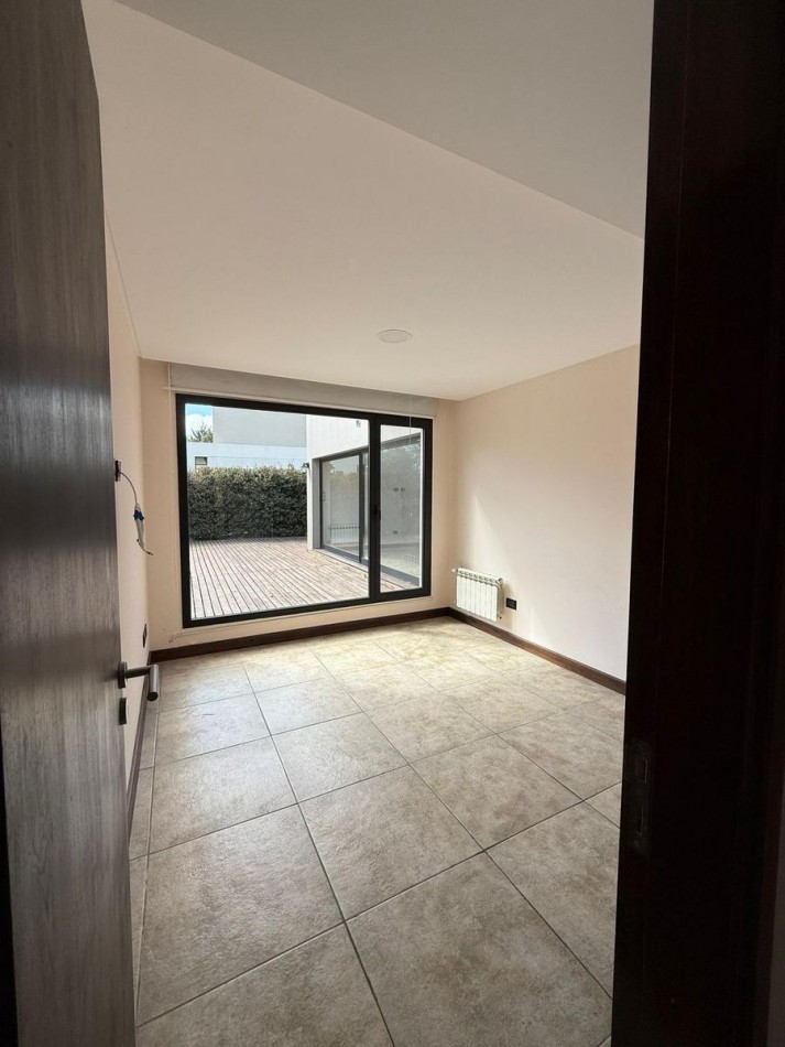 CASA DE 4 AMBIENTES EN LOS SAUCES. RUMENCO