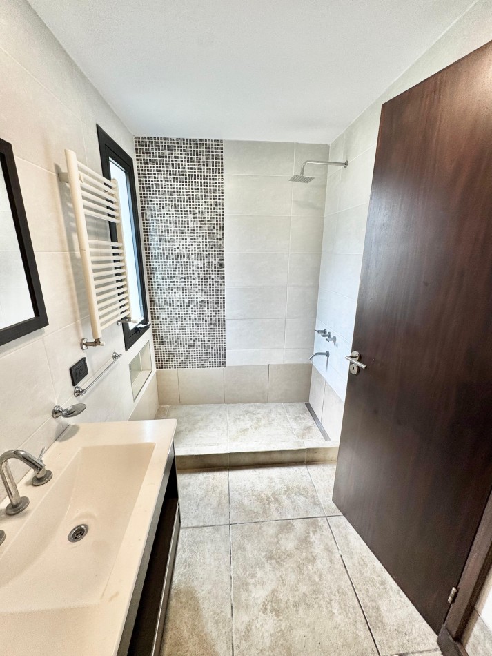 CASA DE 4 AMBIENTES EN LOS SAUCES. RUMENCO