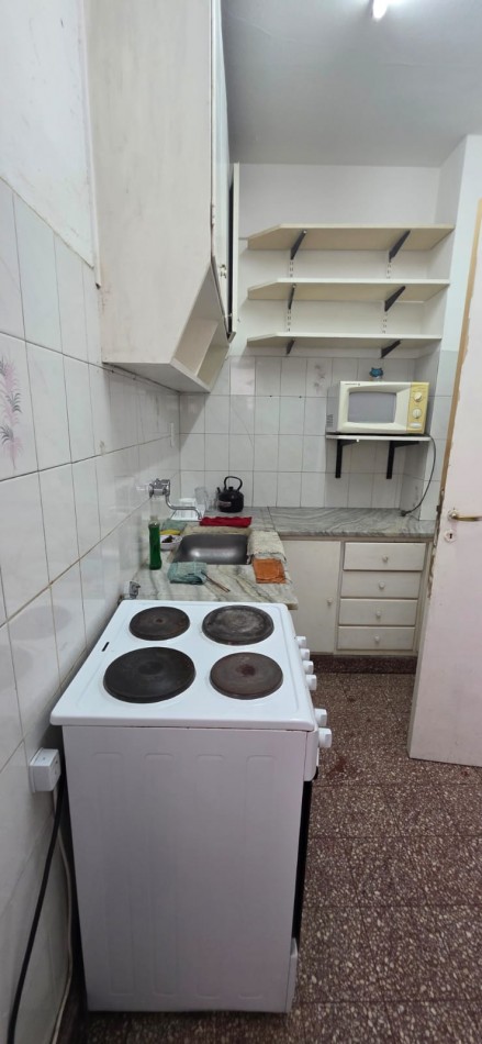 DEPARTAMENTO 3 AMBIENTES CON DEPENDENCIA .ZONA PLAZA COLON