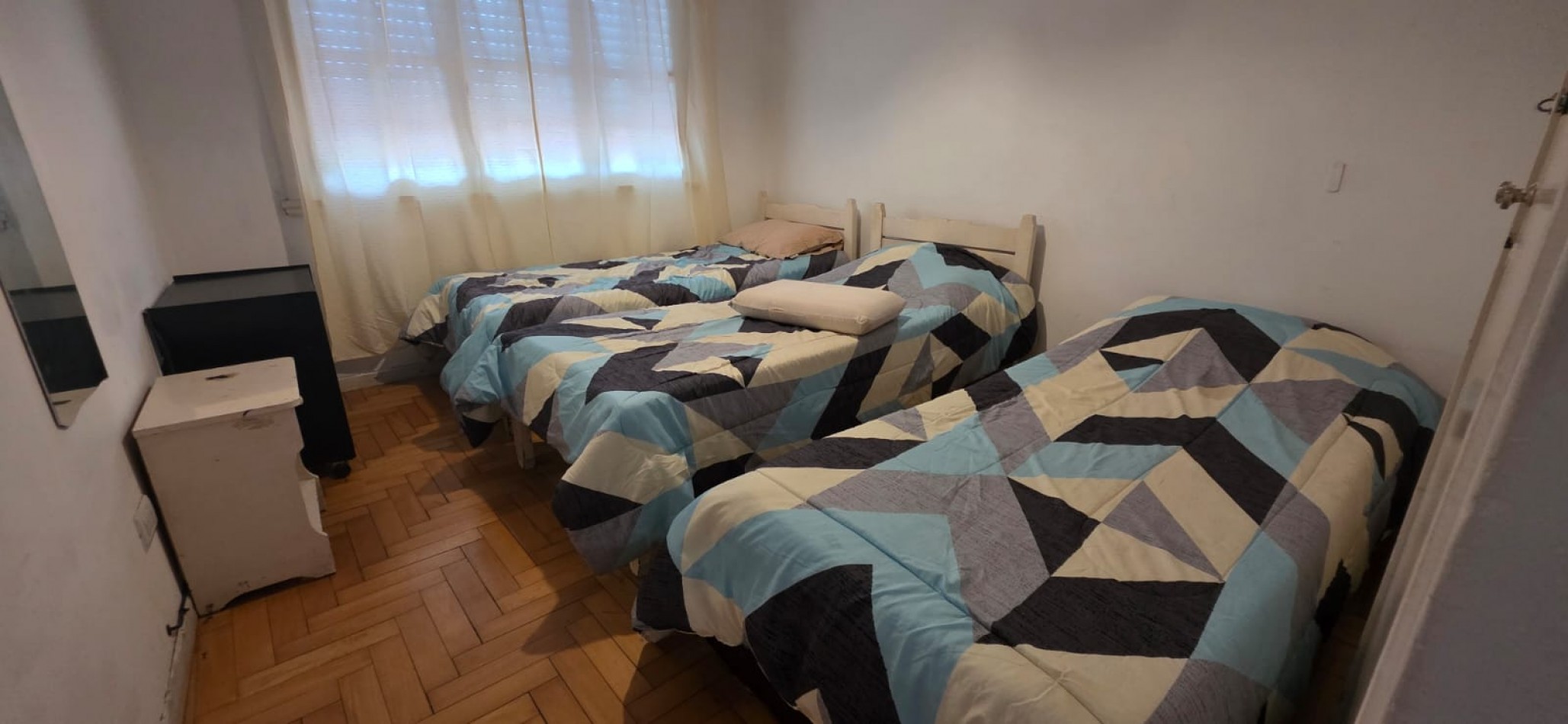 DEPARTAMENTO 3 AMBIENTES CON DEPENDENCIA .ZONA PLAZA COLON