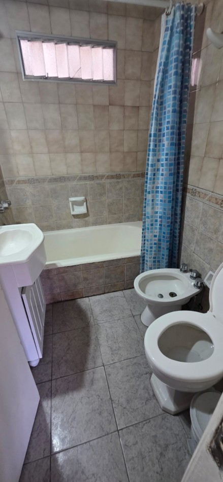 DEPARTAMENTO 3 AMBIENTES CON DEPENDENCIA .ZONA PLAZA COLON