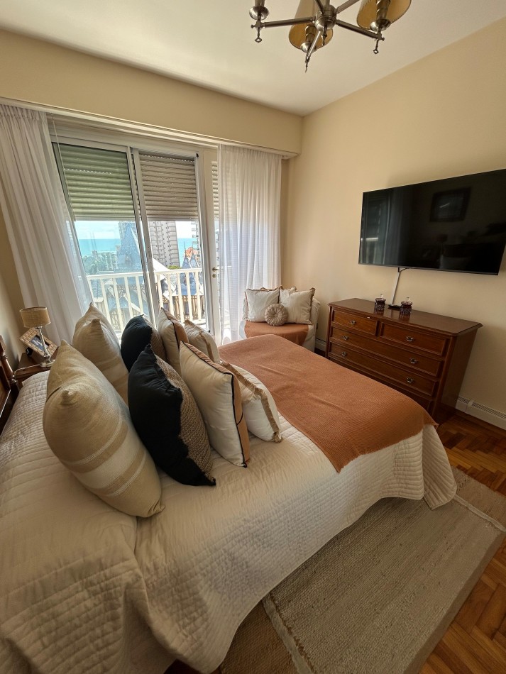 DEPARTAMENTO 3 AMBIENTES CON DEPENDENCIA Y BALCON CON VISTA AL MAR