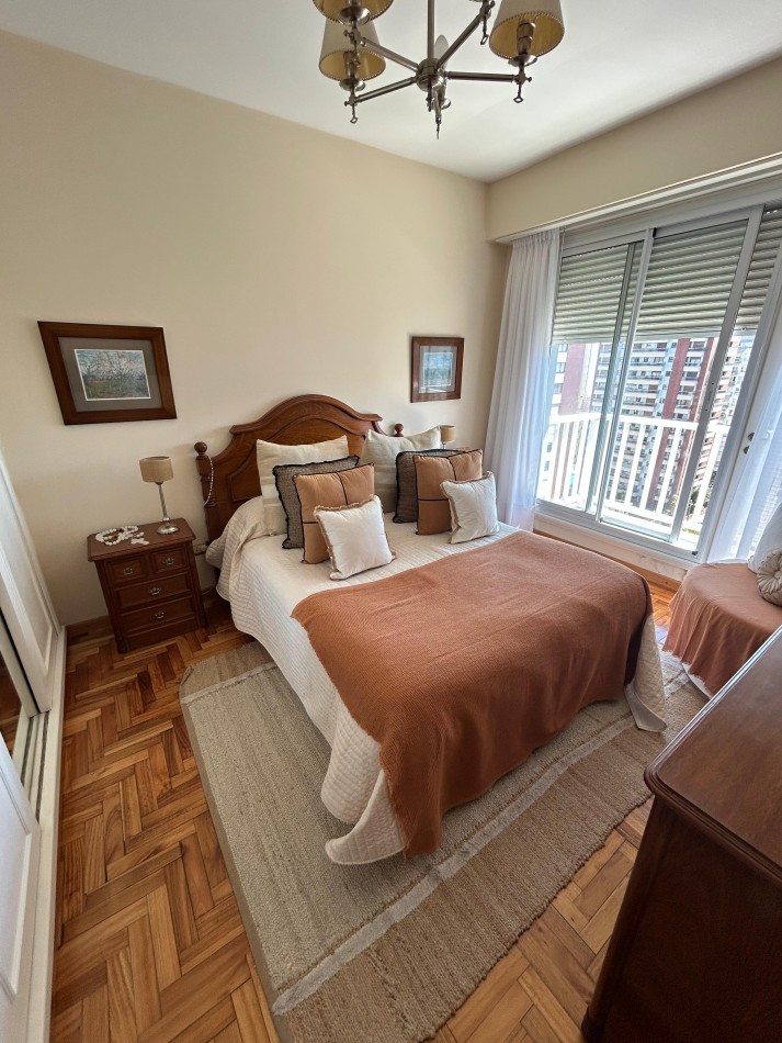 DEPARTAMENTO 3 AMBIENTES CON DEPENDENCIA Y BALCON CON VISTA AL MAR