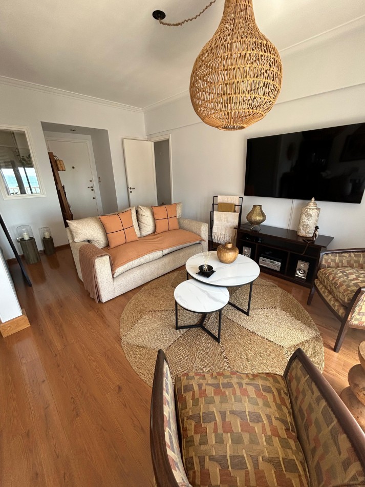 DEPARTAMENTO 3 AMBIENTES CON DEPENDENCIA Y BALCON CON VISTA AL MAR