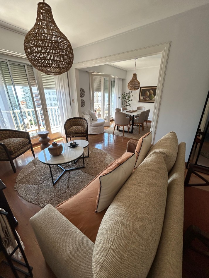 DEPARTAMENTO 3 AMBIENTES CON DEPENDENCIA Y BALCON CON VISTA AL MAR