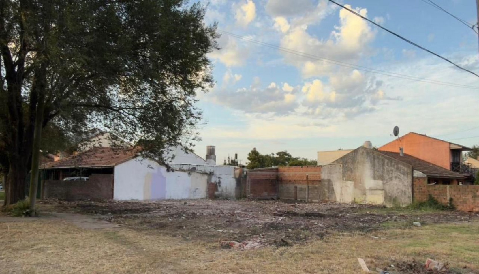 LOTE EN ESQUINA DE 415 METROS LOPEZ DE GOMARA.