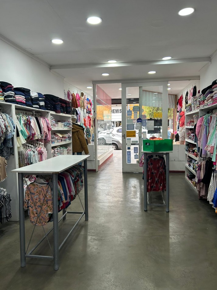 LOCAL EN VENTA SAN MARTIN 3030.